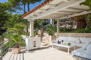 Seaside Retreat Villa with Private Pool in Hvar