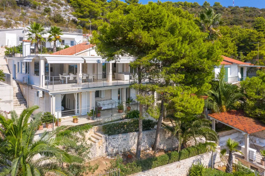 Seaside Retreat Villa with Private Pool in Hvar