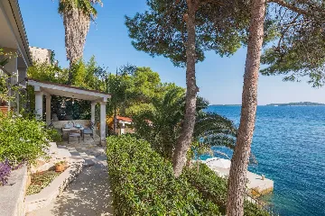 Seaside Retreat Villa with Private Pool in Hvar