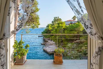 Seaside Retreat Villa with Private Pool in Hvar