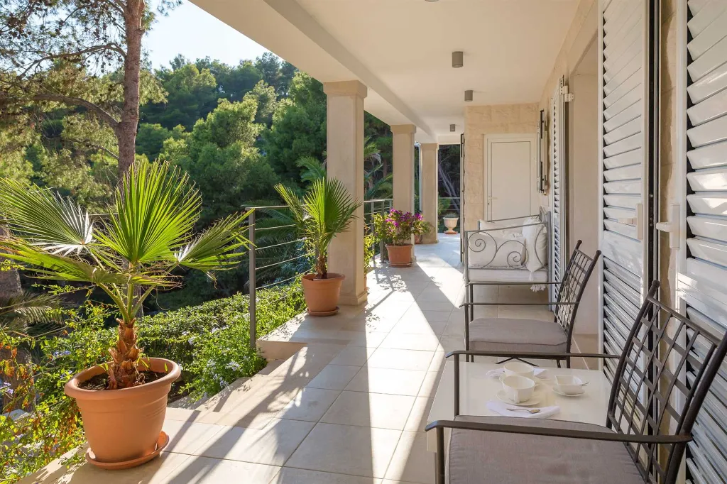 Seaside Retreat Villa with Private Pool in Hvar
