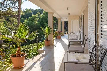 Seaside Retreat Villa with Private Pool in Hvar