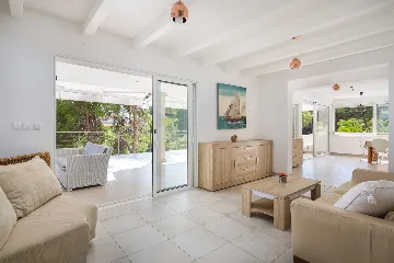 Seaside Retreat Villa with Private Pool in Hvar