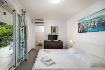 Seaside Retreat Villa with Private Pool in Hvar