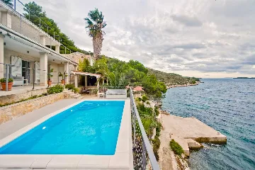 Seaside Retreat Villa with Private Pool in Hvar