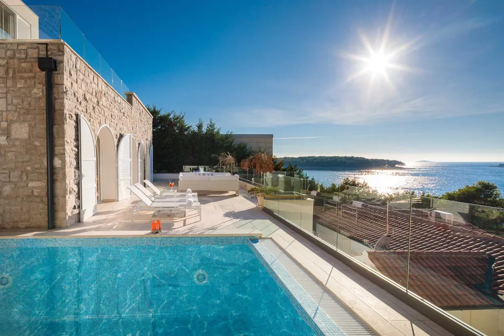 Elegant 7-Bedroom Villa with Sea Views in Primošten