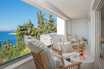 Elegant 7-Bedroom Villa with Sea Views in Primošten