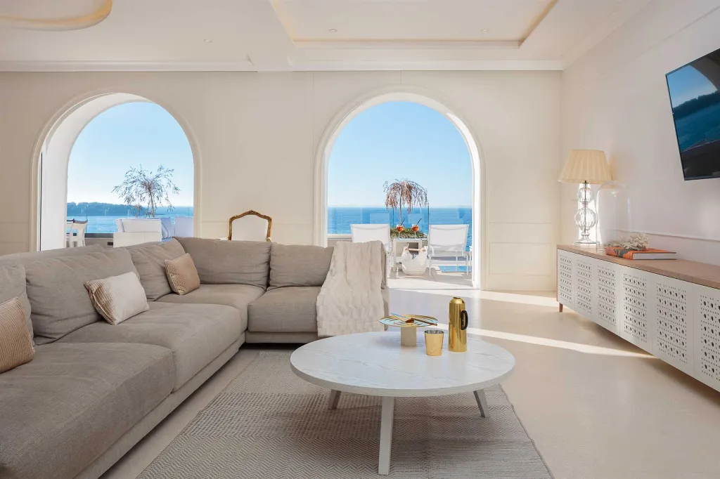 Elegant 7-Bedroom Villa with Sea Views in Primošten