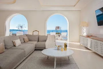 Elegant 7-Bedroom Villa with Sea Views in Primošten