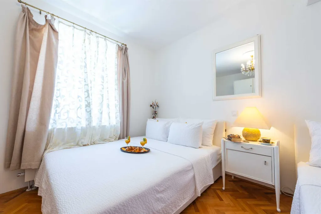 Spacious Villa Retreat With Heated Pool, Dubrovnik