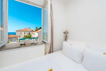 Spacious Villa Retreat With Heated Pool, Dubrovnik