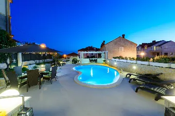 Spacious Villa Retreat With Heated Pool, Dubrovnik