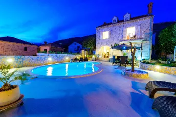 Spacious Villa Retreat With Heated Pool, Dubrovnik