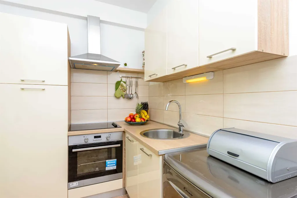 Spacious Villa Retreat With Heated Pool, Dubrovnik