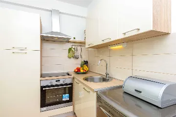 Spacious Villa Retreat With Heated Pool, Dubrovnik