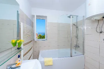 Spacious Villa Retreat With Heated Pool, Dubrovnik