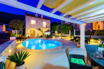 Spacious Villa Retreat With Heated Pool, Dubrovnik
