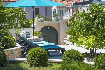 Spacious Villa Retreat With Heated Pool, Dubrovnik