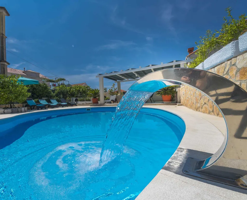 Spacious Villa Retreat With Heated Pool, Dubrovnik