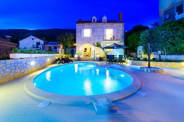 Spacious Villa Retreat With Heated Pool, Dubrovnik