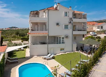 Contemporary Poolside Apartment in Vodice