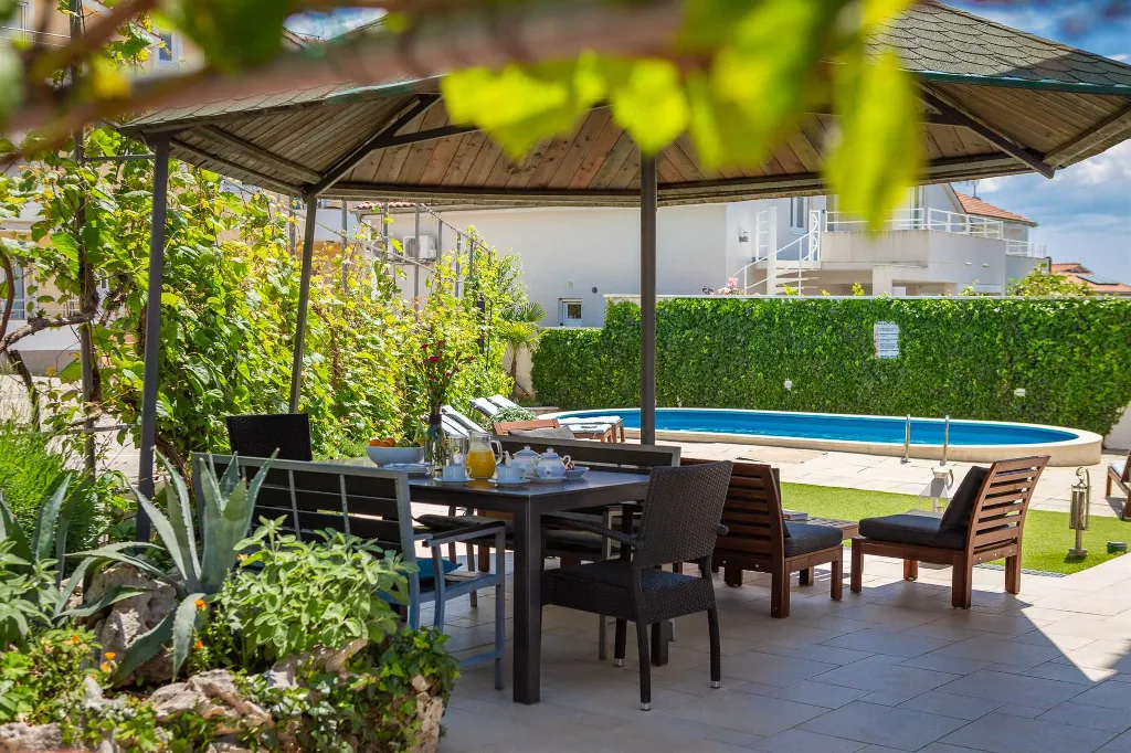 Contemporary Poolside Apartment in Vodice