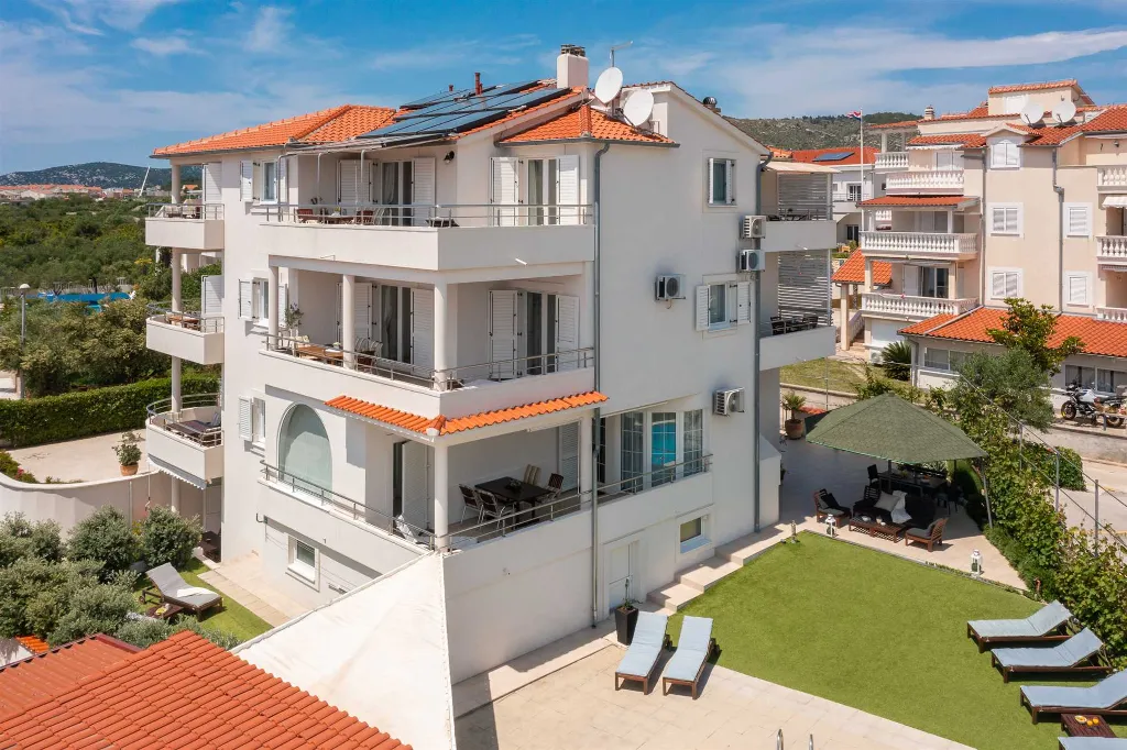 Contemporary Poolside Apartment in Vodice