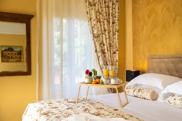 Spacious Family Villa with Pool in Mlini