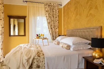 Spacious Family Villa with Pool in Mlini