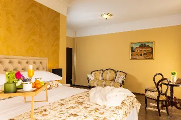 Spacious Family Villa with Pool in Mlini