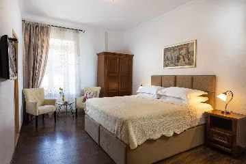 Spacious Family Villa with Pool in Mlini