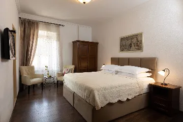 Spacious Family Villa with Pool in Mlini