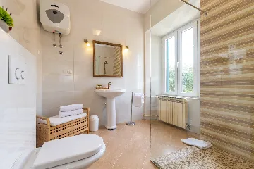 Spacious Family Villa with Pool in Mlini