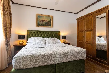 Spacious Family Villa with Pool in Mlini