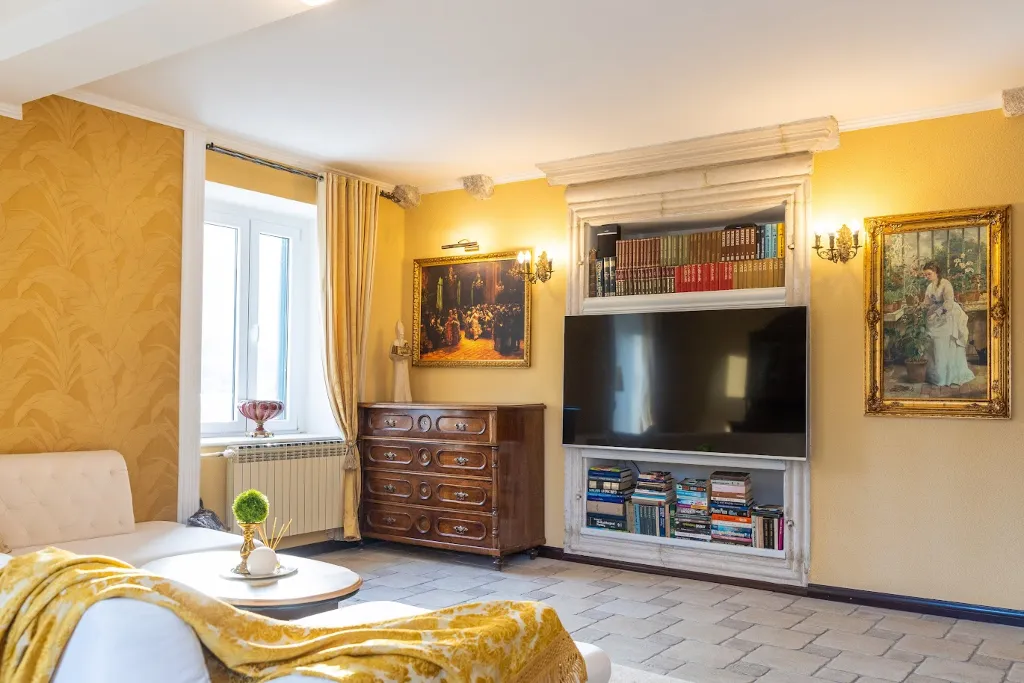 Spacious Family Villa with Pool in Mlini