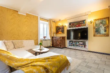 Spacious Family Villa with Pool in Mlini