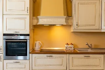 Spacious Family Villa with Pool in Mlini