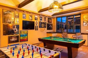 Spacious Family Villa with Pool in Mlini