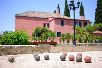 Spacious Family Villa with Pool in Mlini