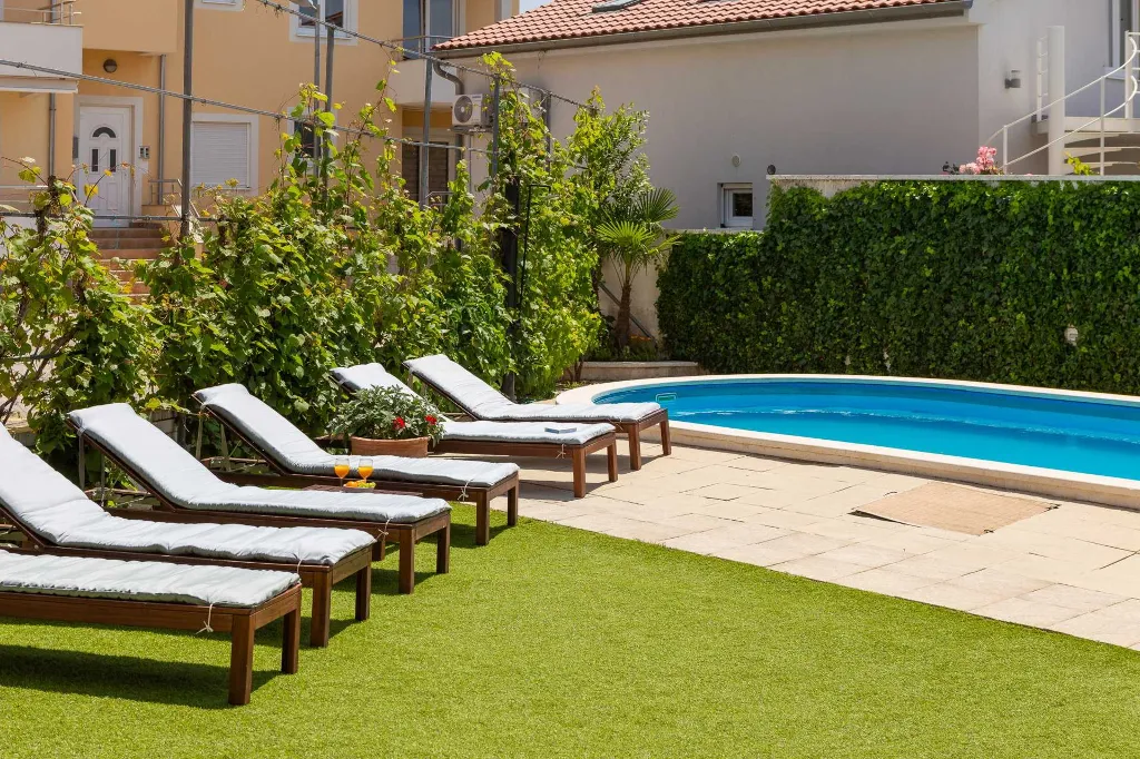 Modern Apartment with Pool, Second Floor, Vodice