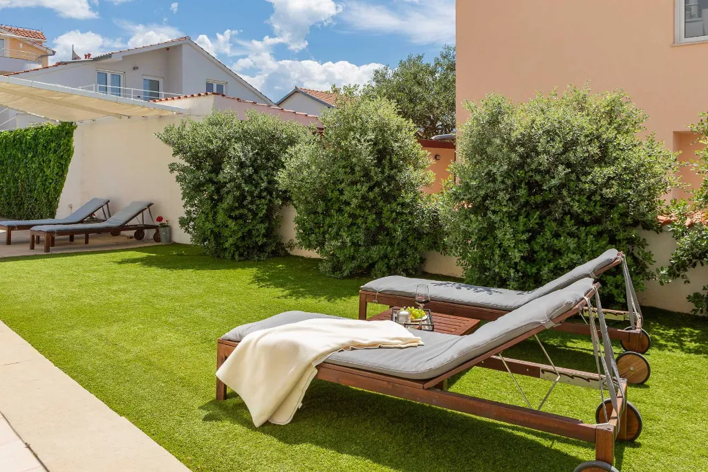 Modern Apartment with Pool, Second Floor, Vodice