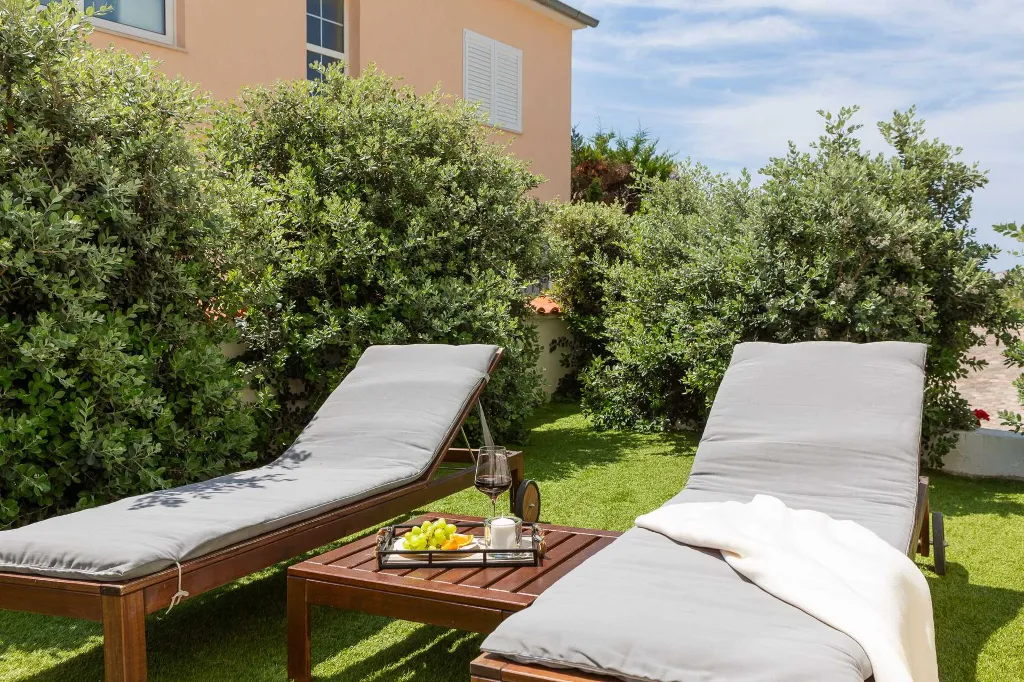 Modern Apartment with Pool, Second Floor, Vodice