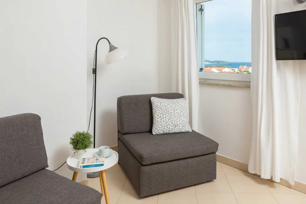 Modern Apartment with Pool, Second Floor, Vodice