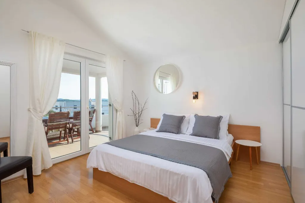 Modern Apartment with Pool, Second Floor, Vodice