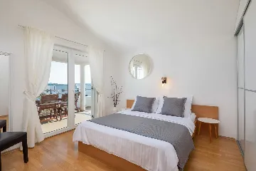 Modern Apartment with Pool, Second Floor, Vodice