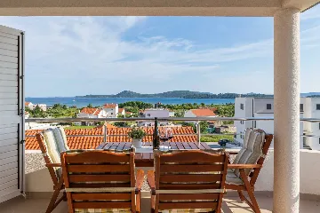 Modern Apartment with Pool, Second Floor, Vodice