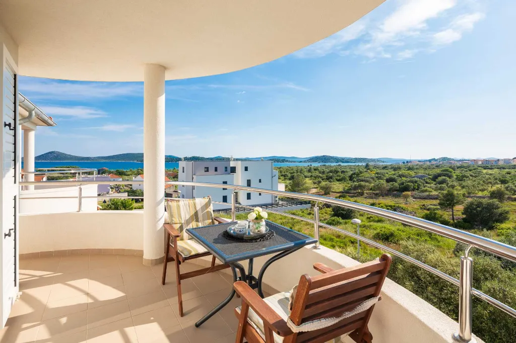 Modern Poolside Apartment for Two in Vodice