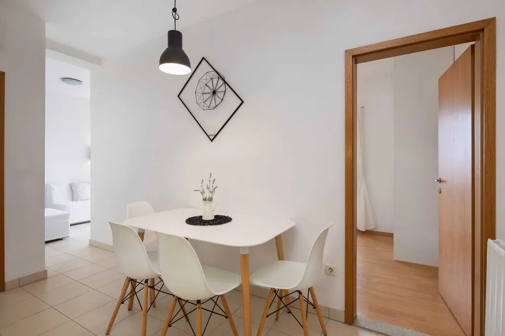 Modern Seaside Apartment with Pool in Vodice