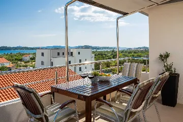 Modern Apartment with Pool, Vodice