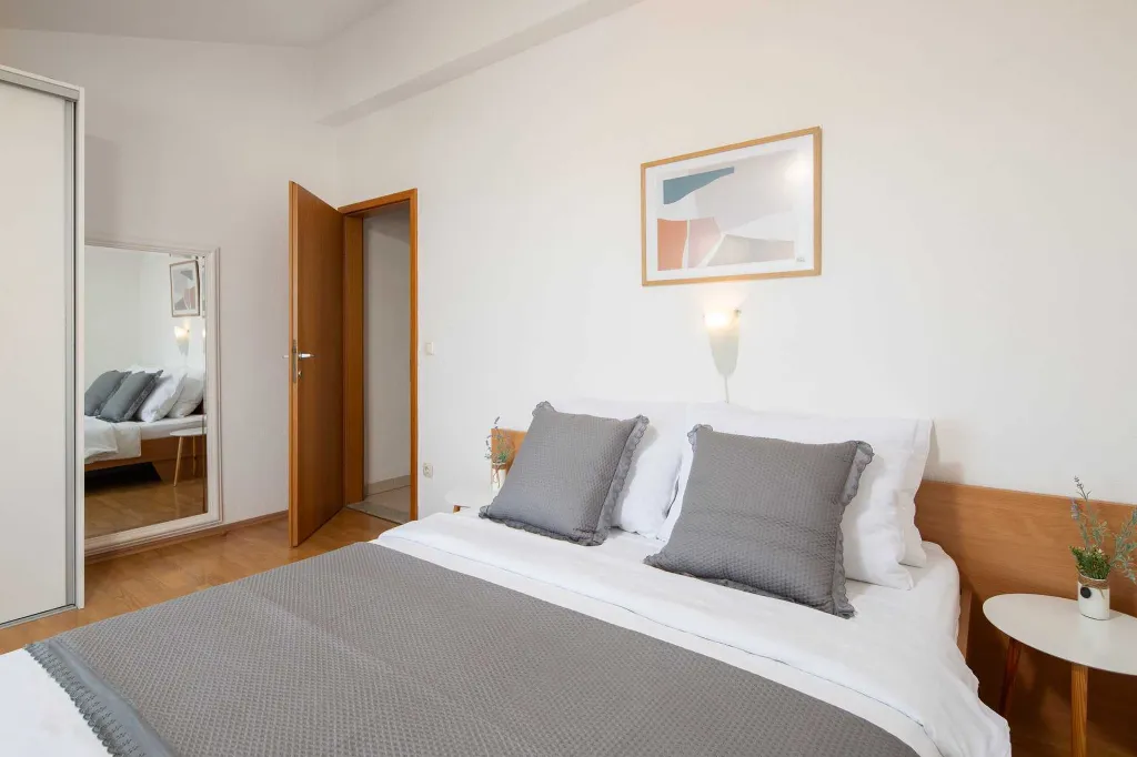 Modern Apartment with Pool, Vodice